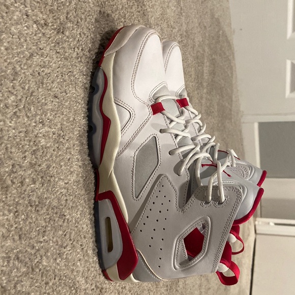 Jordan Other - Selling white/red Jordan’s flight club 91,size 9.